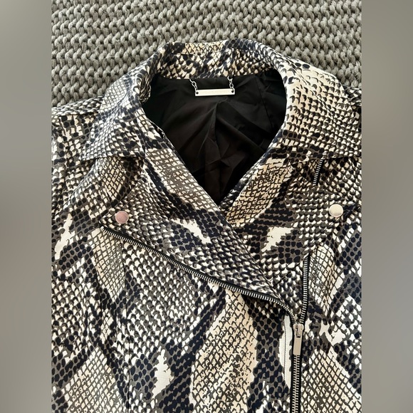 Diane Von Furstenberg Women’s 10 Snake Print Wool & Silk Long Jacket Coat - Picture 13 of 14